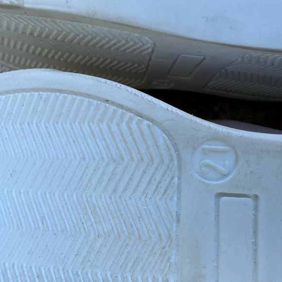 P448 john kid's sneakers size 21. - Picture 11 of 12